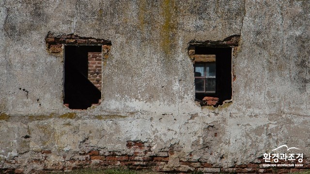 사본 -ruins-962314_1920.jpg
