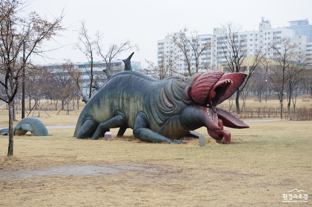 조형물.JPG