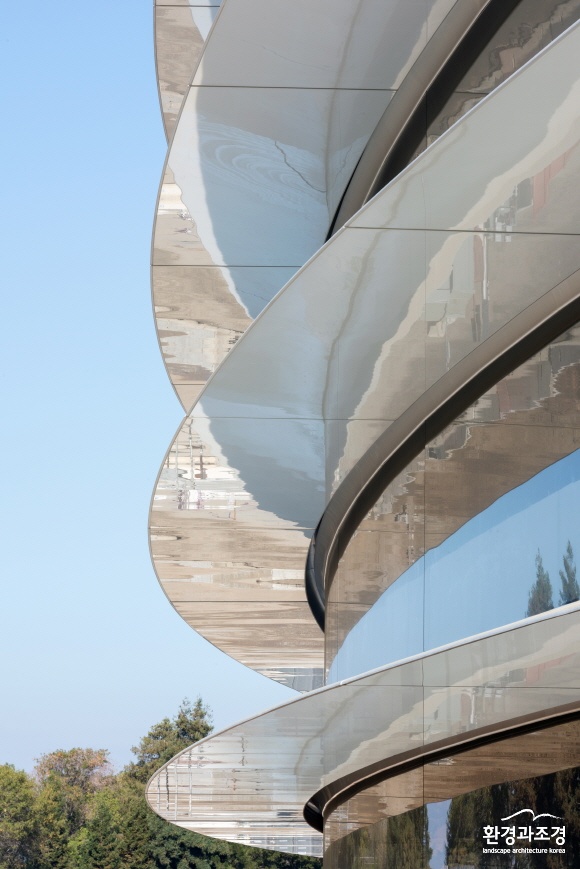 kimapple-park-photo-4-building-closeup.jpg