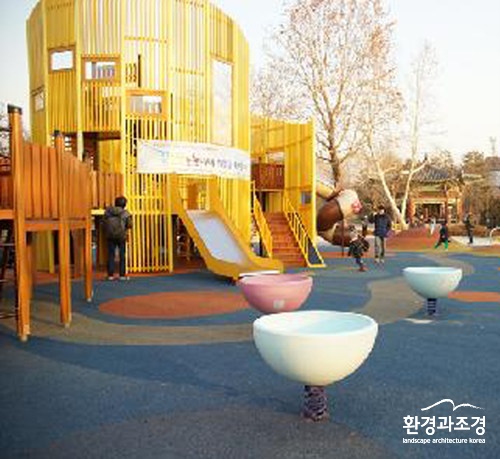 꿈틀꿈틀 놀이터.jpg