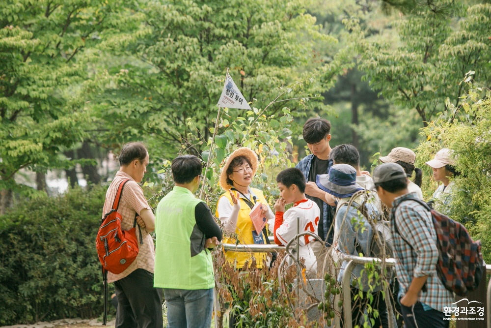 1. 해설이 있는 정원 투어 1.jpg