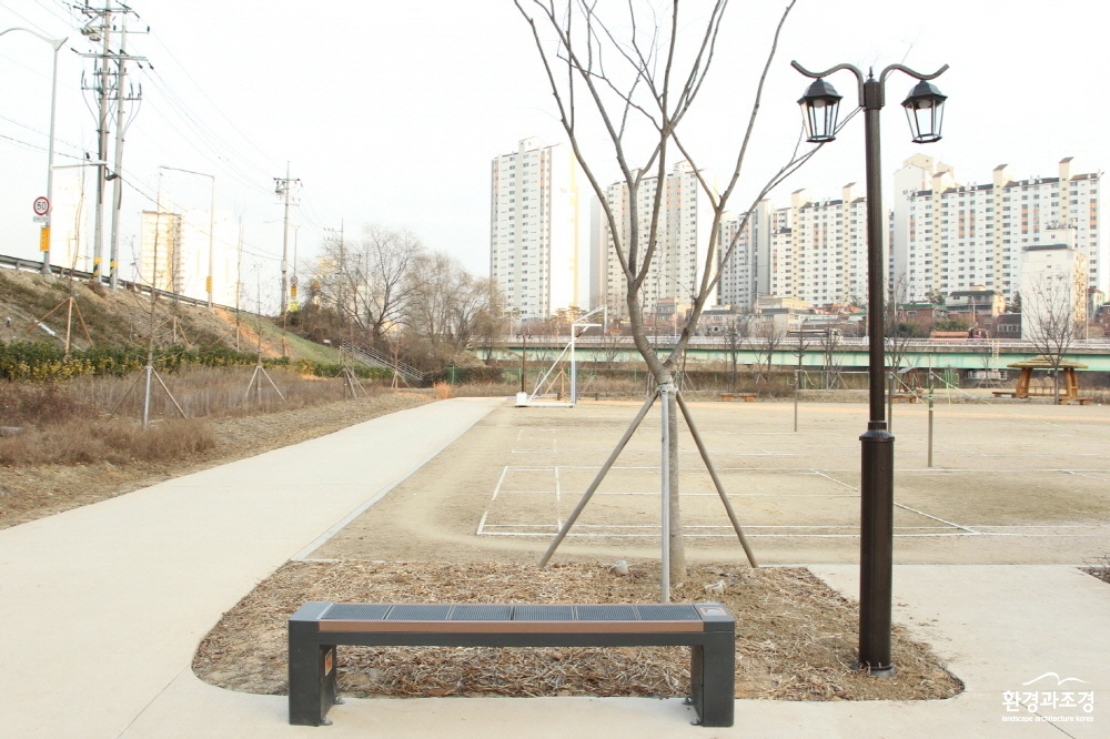 포맷변환_크기변환_구로구_태양광_스마트벤치_설치_1.jpg