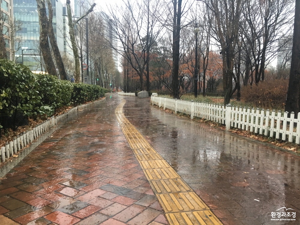 석촌호수 전.jpg