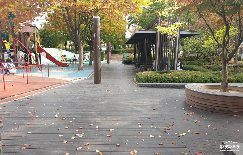 삼덕공원 산책로정비(목재데크).jpg
