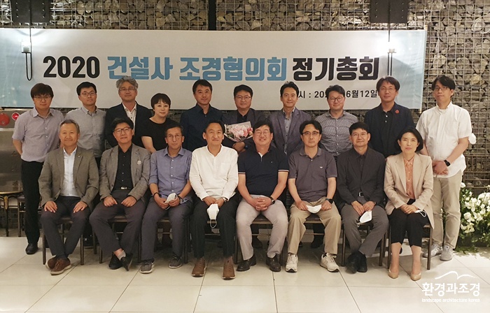 단체사진2.jpg