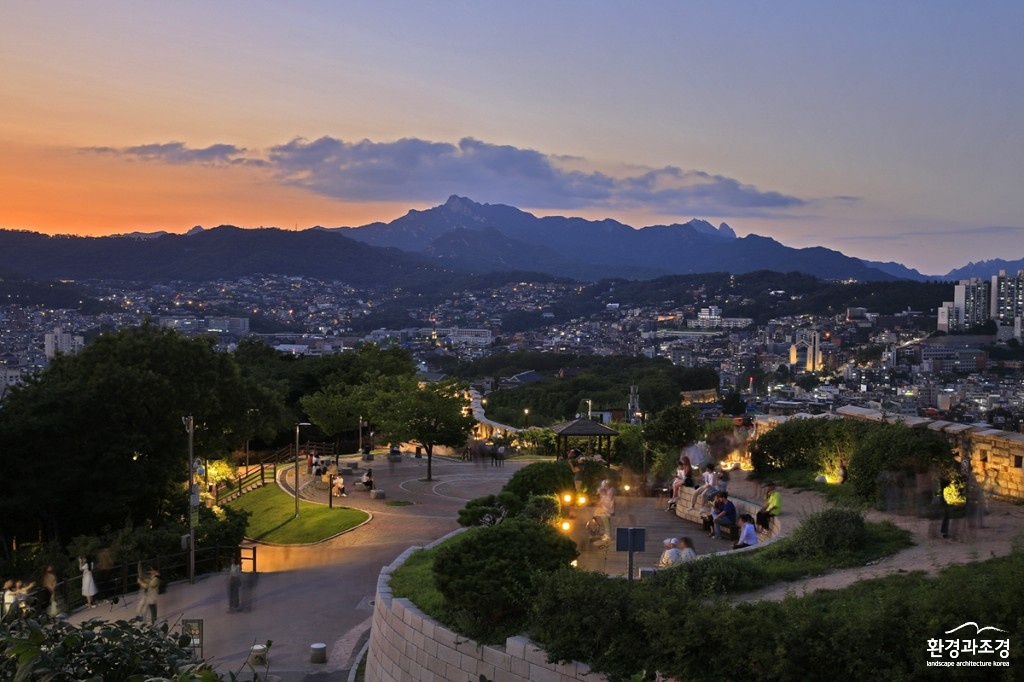 낙산공원 보도.jpg