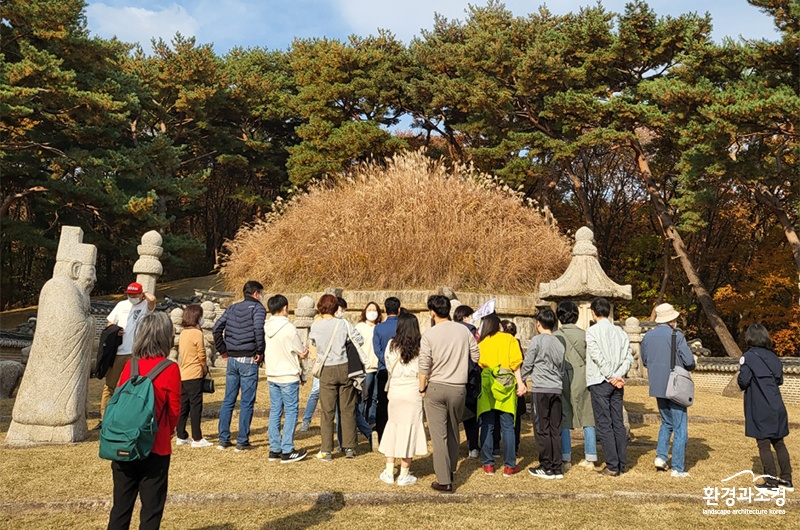‘2021년 건원릉 능침 특별개방’ 사진.jpg