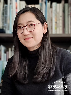 인터뷰 사진 김아연 교수.jpg