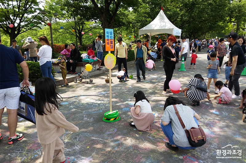 보라매공원_2017__움직이는 놀이터(땅드로잉).jpg