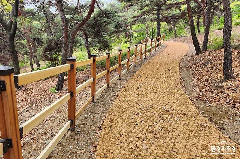 인천 계양근린공원 내 조성된 공원 숲길 (사진=인천시 제공).jpg