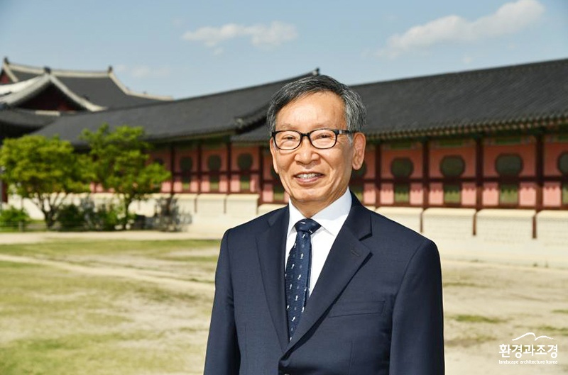 강봉원 제31대 문화재위원회 위원장 (사진=문화재청 제공).jpg