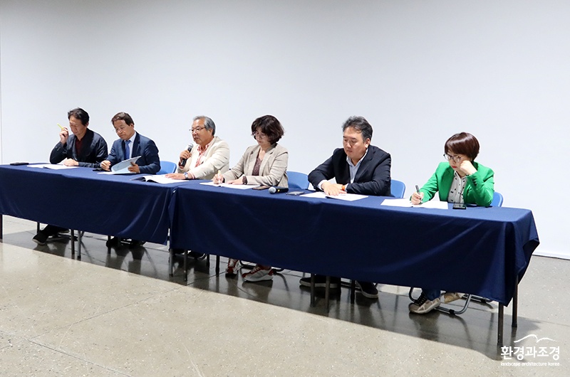 토론자들.jpg