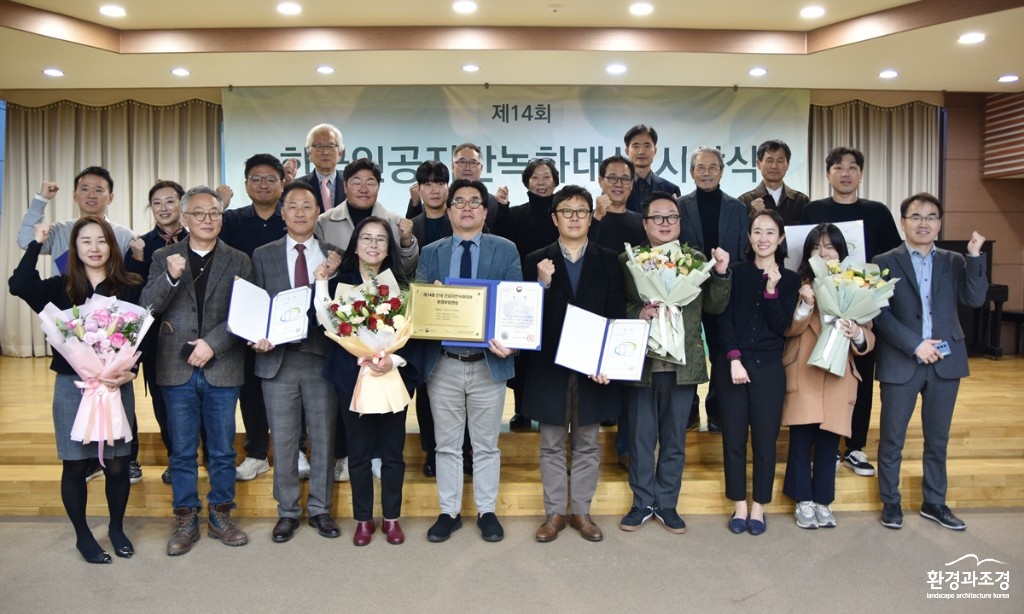 단체사진.jpg