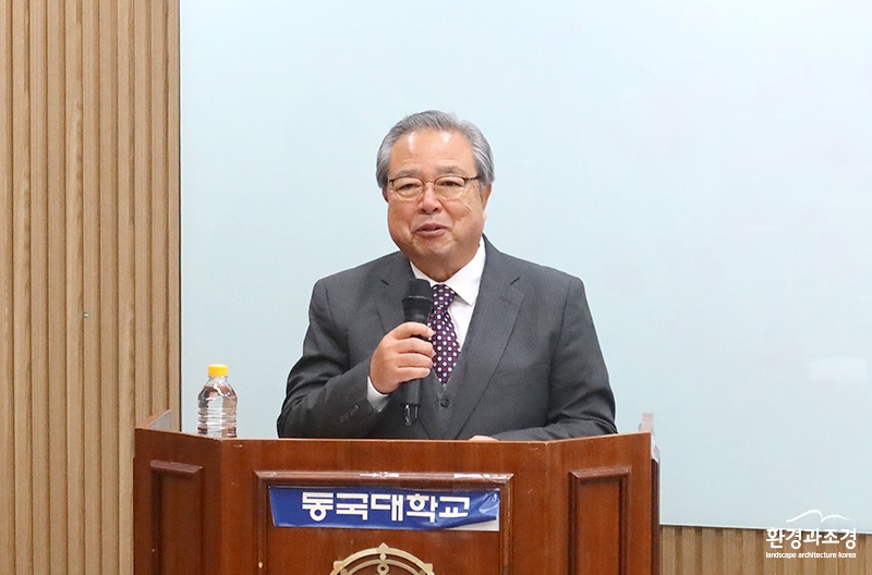 홍 회장.jpg