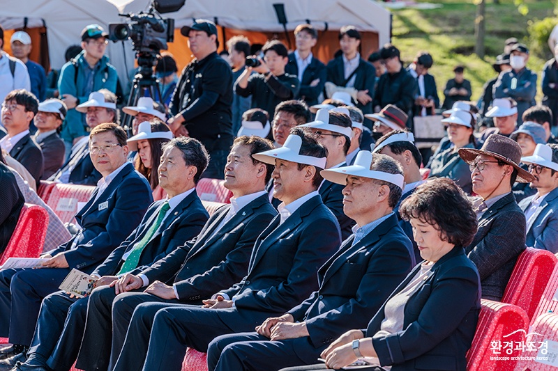 축사자들.jpg