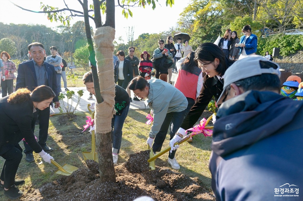 모다드렁숲 조성 기념 식수행사 (8).jpg