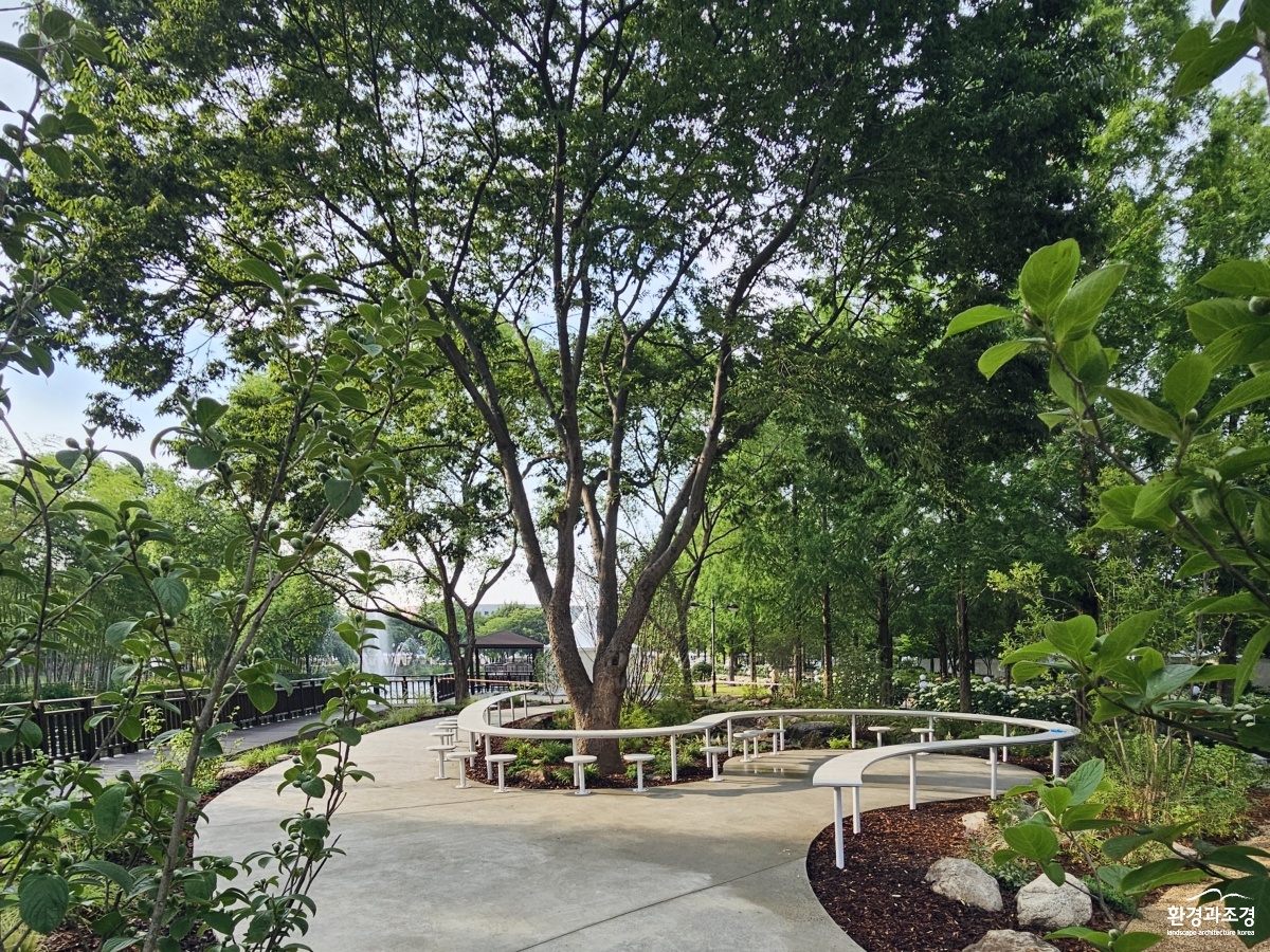 [참고자료] LH 진주 초전공원 내 바투정원 전경.jpg