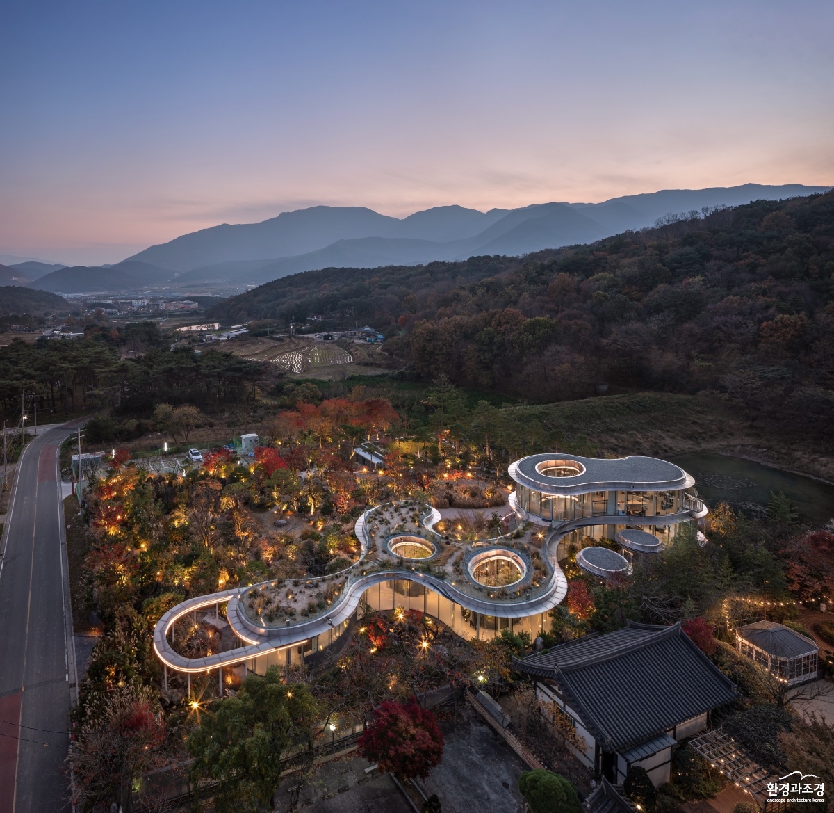 미지의(사진 윤준환).jpg