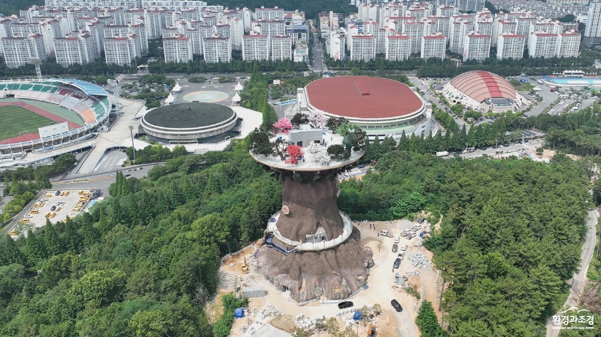창원 대상공원에 조성 중인 빅트리.jpg