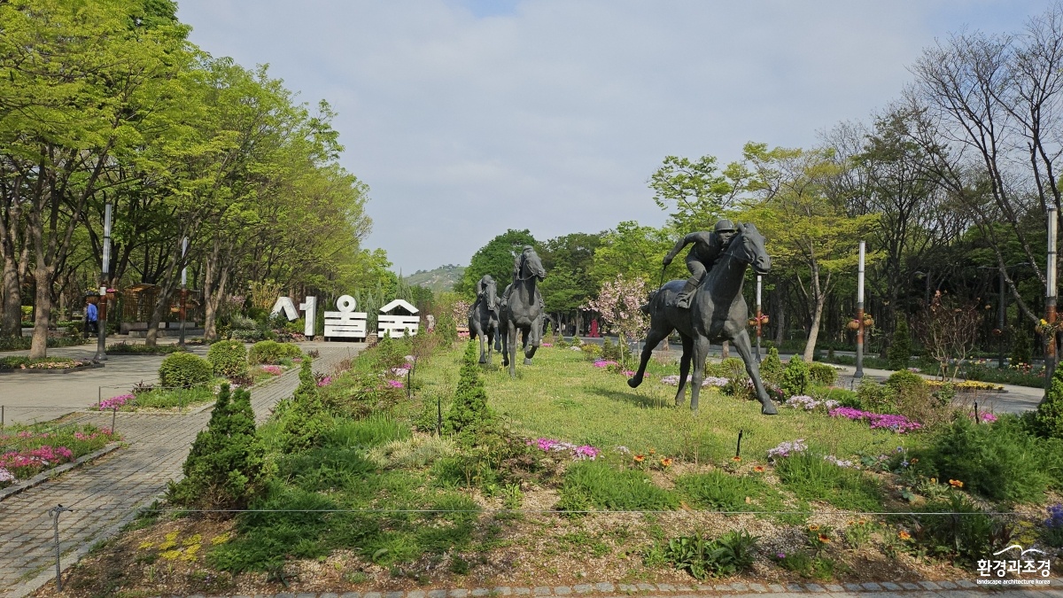 군마상 사진.jpg