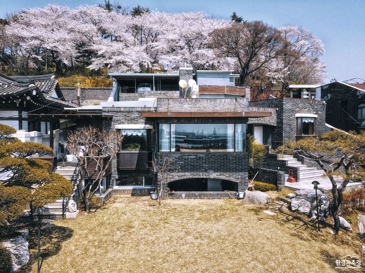 02_이음 1977(김수근 설계 송학동 주택).jpg