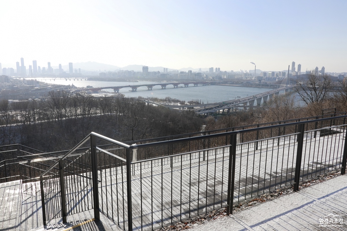 동측전망대(일출전망)_.jpg