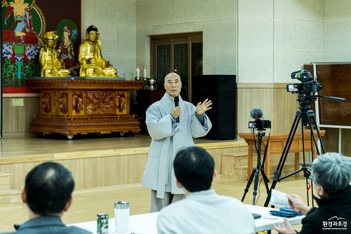 03_등운 고운사 주지스님의 발언 모습.jpg