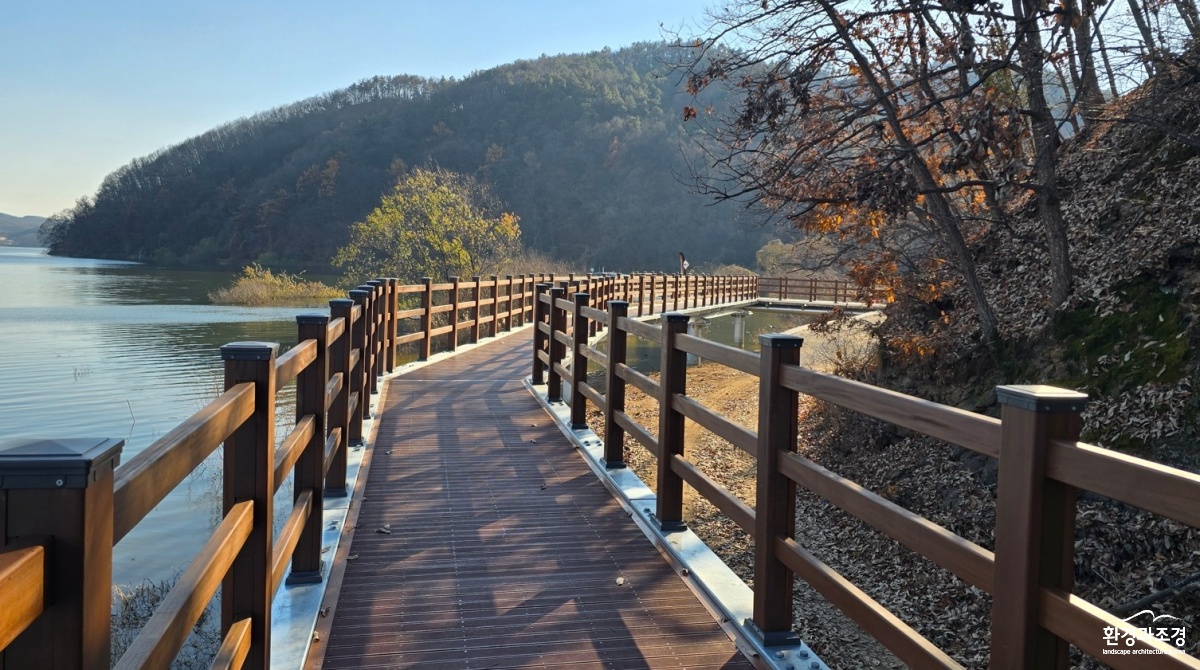1-3. 용인특례시가 이동저수지와 송전천 산책로를 연결한 초대형 호수공원을 조성한다..JPG