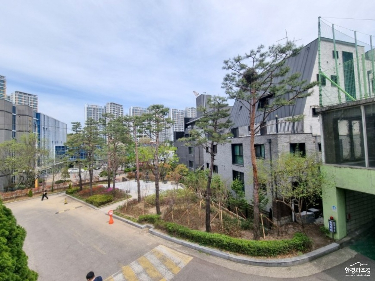 대학의_개방_공간,_시민_모두_즐기는_도심_속_정원_탈바꿈4.jpg
