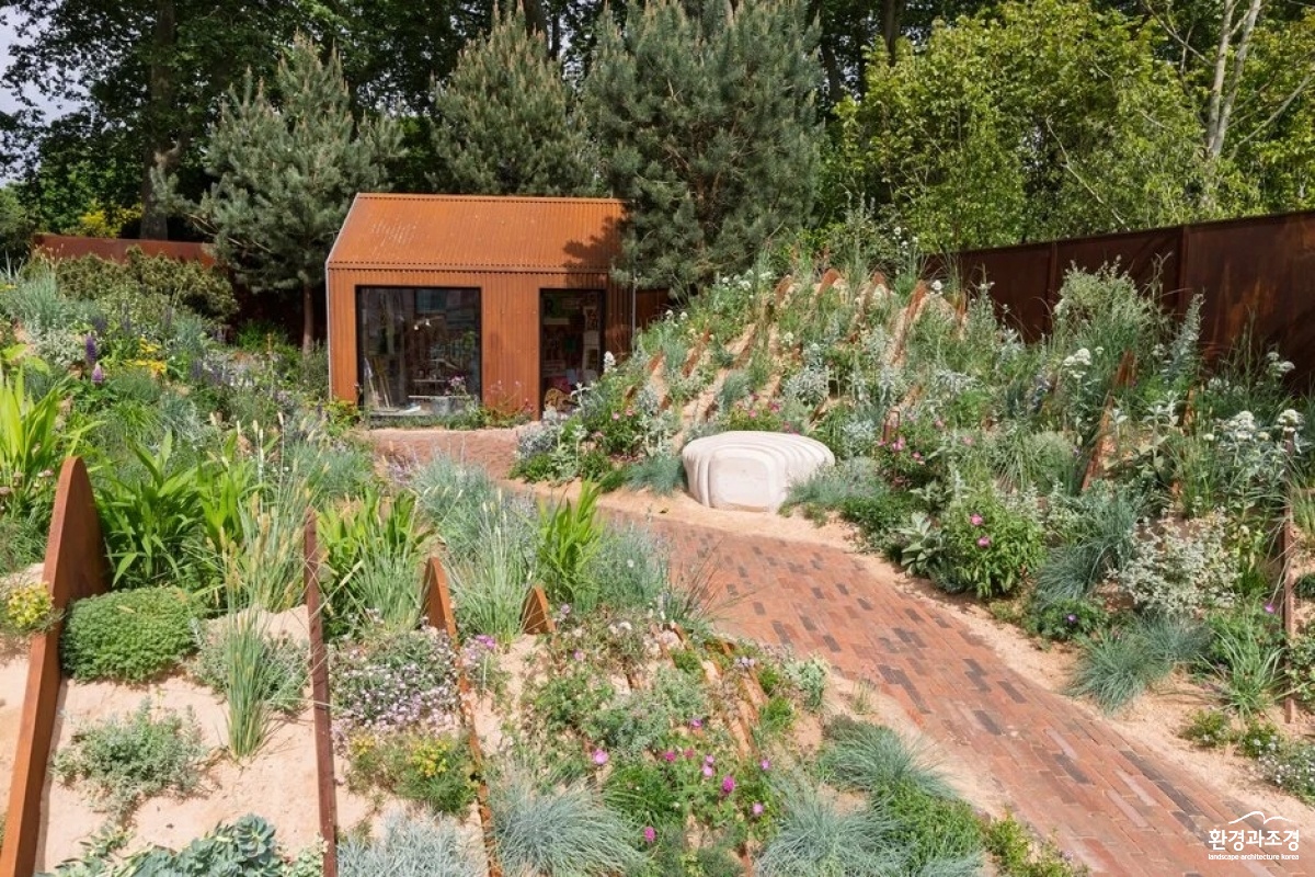 the-hospitalfield-arts-garden_.jpg